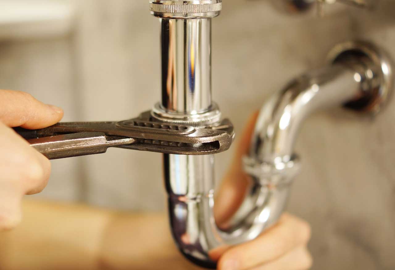 Encanador Profissional é com a Ótima Serviços. Encanamento, tubulações, caça vazamento